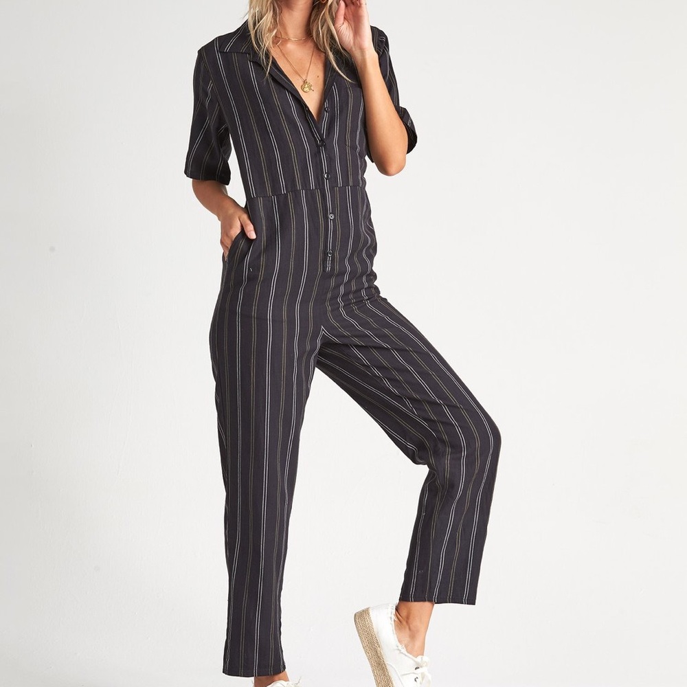 🛒✨Billabong hit the highway jumpsuit